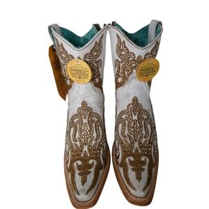 Corral White Glitter Inlay Embroidery‎ Studs and Crystals Boot Size 9M